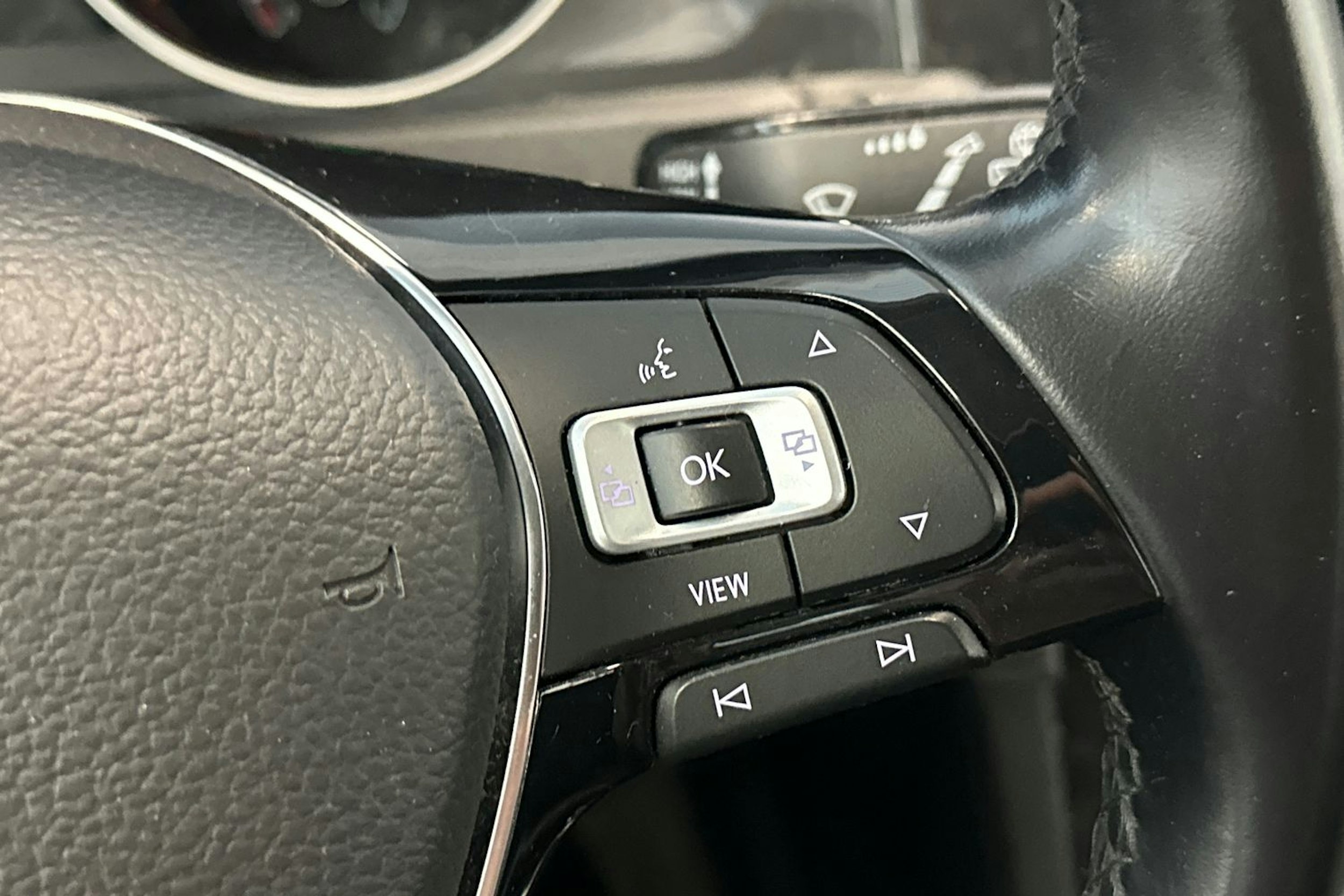 valkoinen Volkswagen Golf 2019 kuva 21.