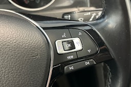 valkoinen Volkswagen Golf 2019 kuva 21.