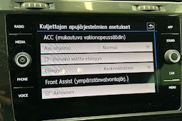 valkoinen Volkswagen Golf 2019 kuva 25.