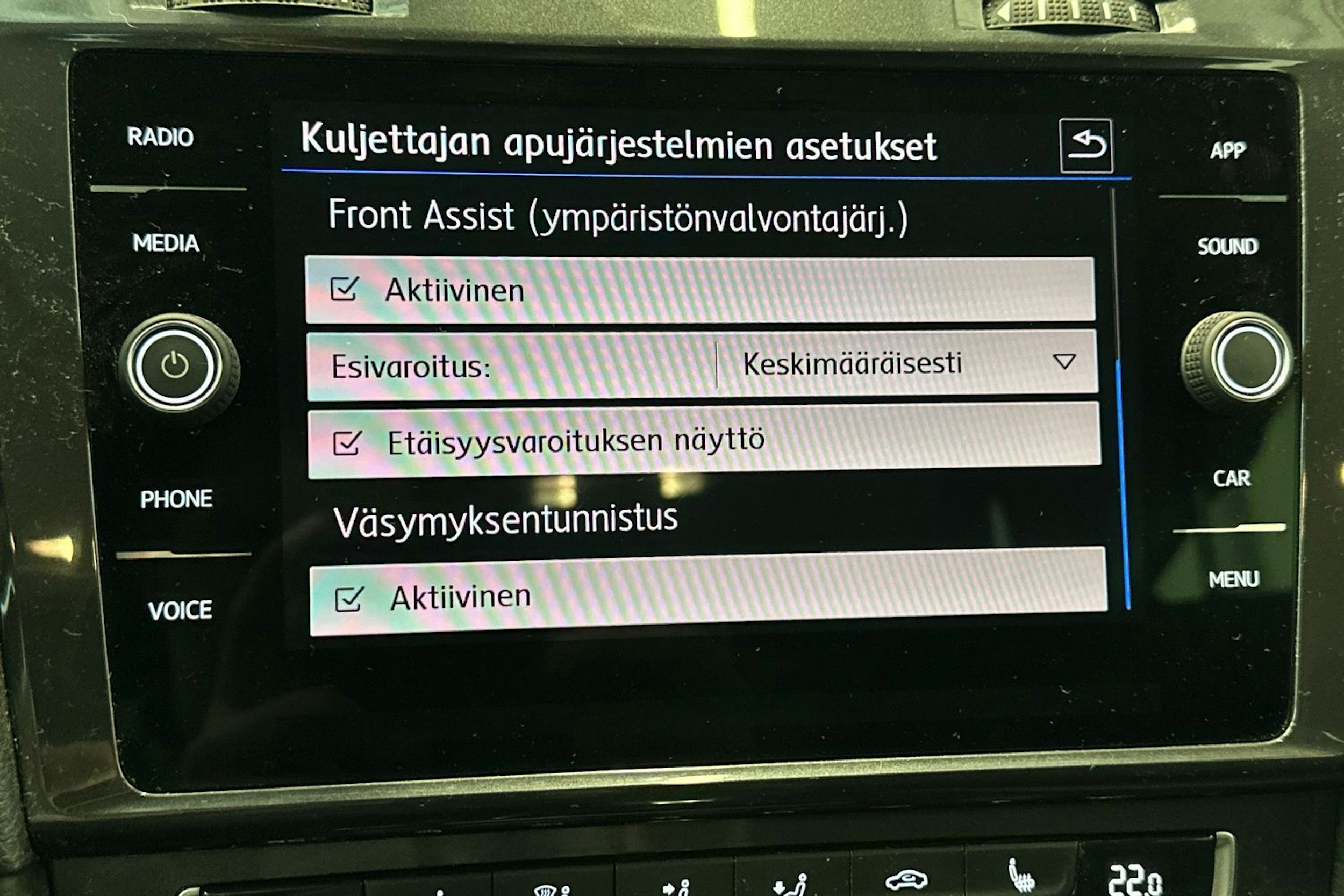 valkoinen Volkswagen Golf 2019 kuva 26.