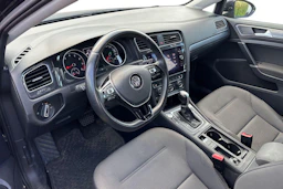 musta Volkswagen Golf 2019 kuva 3.