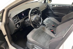 valkoinen Volkswagen Golf 2019 kuva 6.