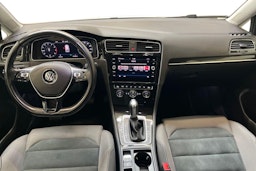 valkoinen Volkswagen Golf 2019 kuva 7.