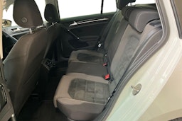 valkoinen Volkswagen Golf 2019 kuva 8.