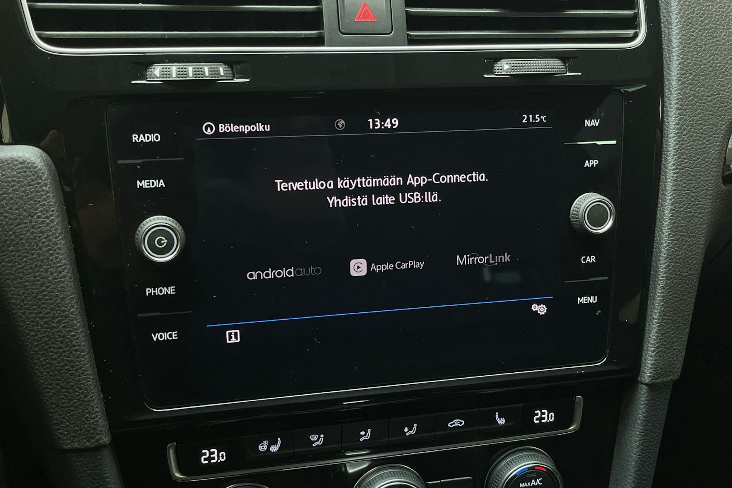 valkoinen Volkswagen Golf 2019 kuva 14.