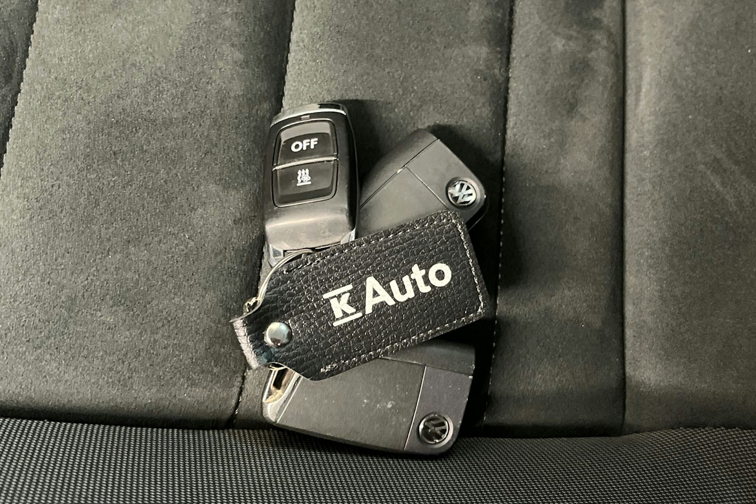 valkoinen Volkswagen Golf 2019 kuva 17.