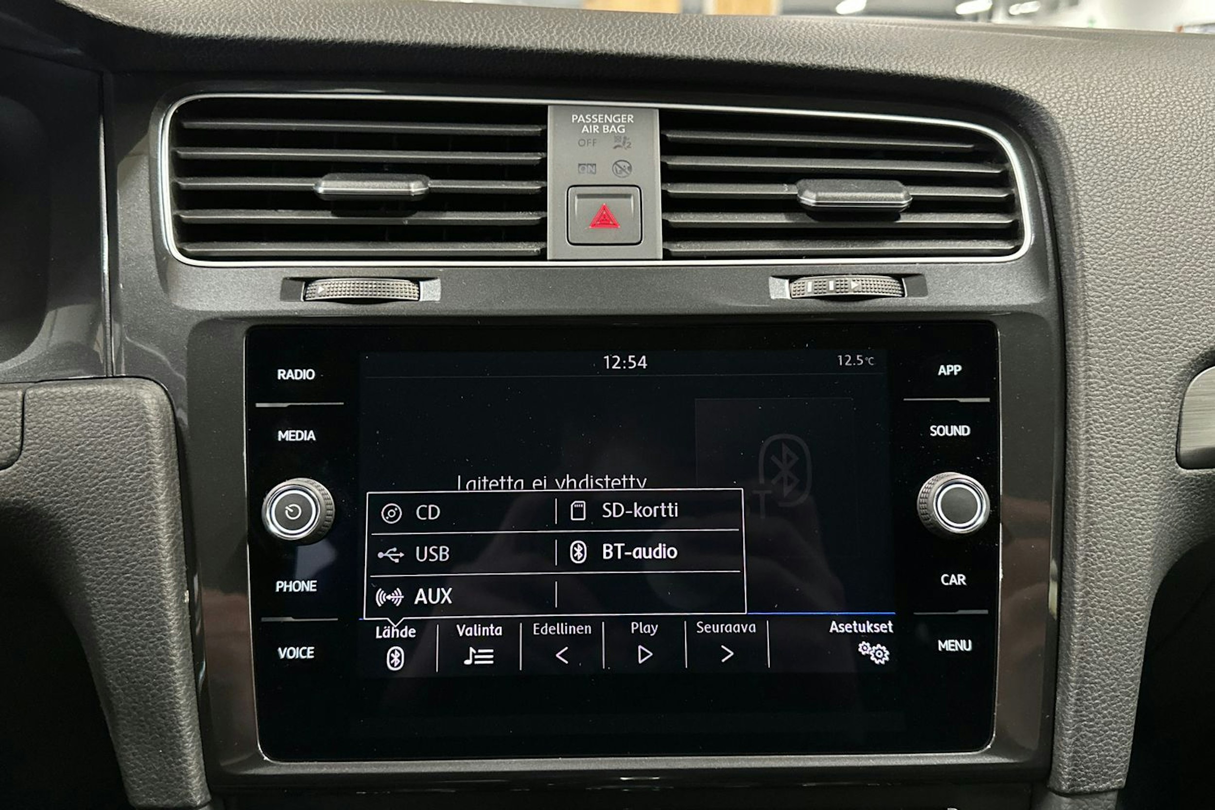 valkoinen Volkswagen Golf 2019 kuva 18.