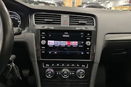 valkoinen Volkswagen Golf 2019 kuva 19.