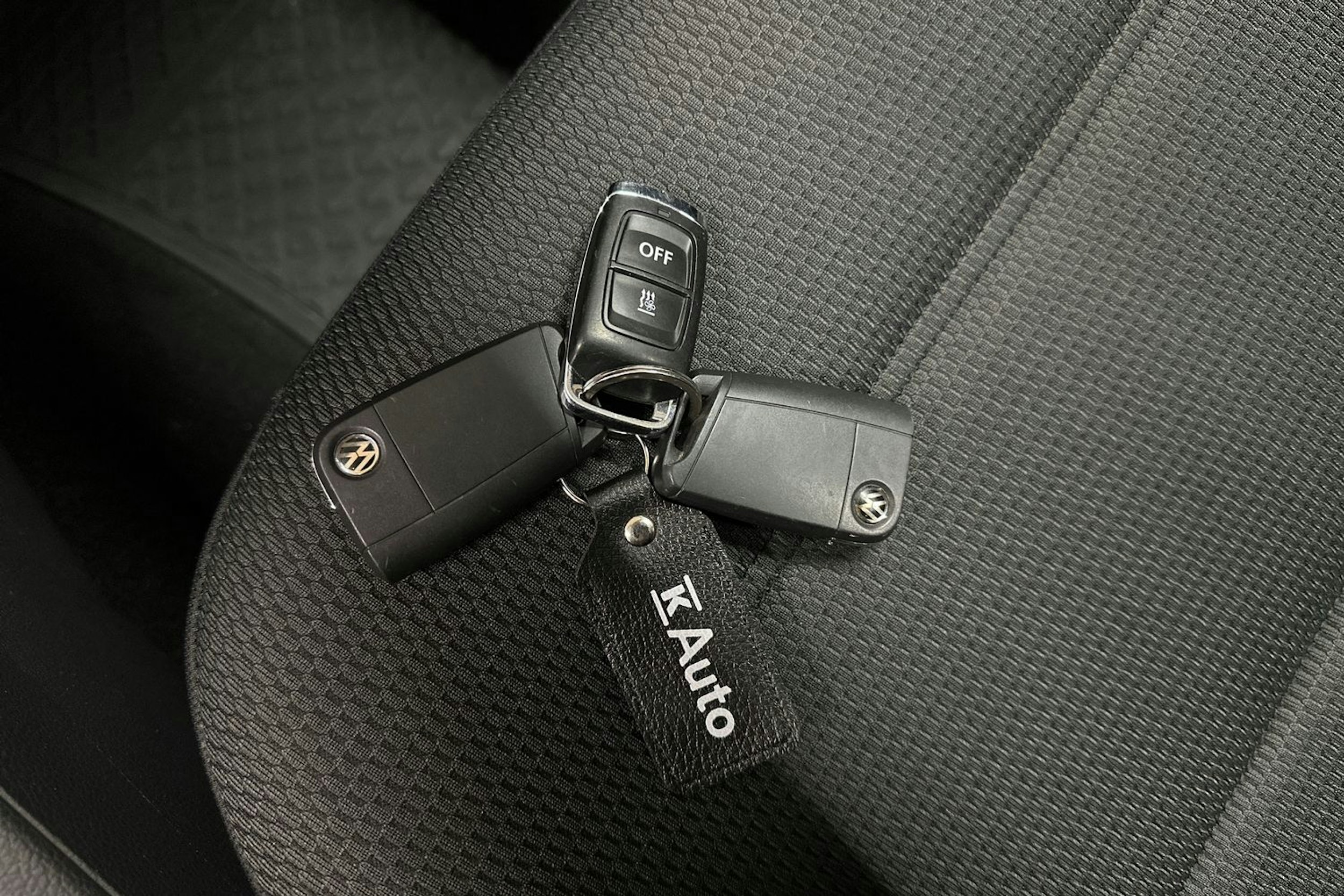 valkoinen Volkswagen Golf 2019 kuva 26.