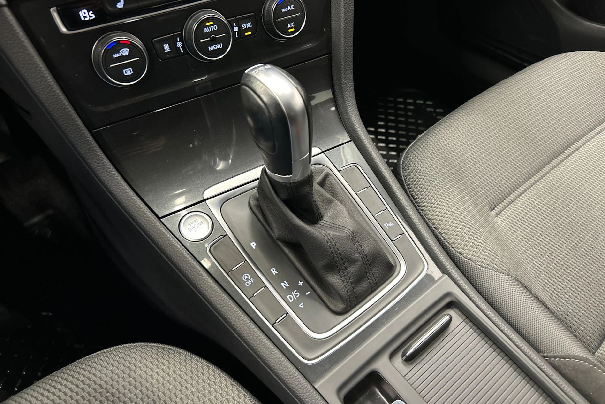 hopea Volkswagen Golf 2019 kuva 21.