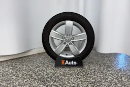 musta Volkswagen Golf 2019 kuva 10.