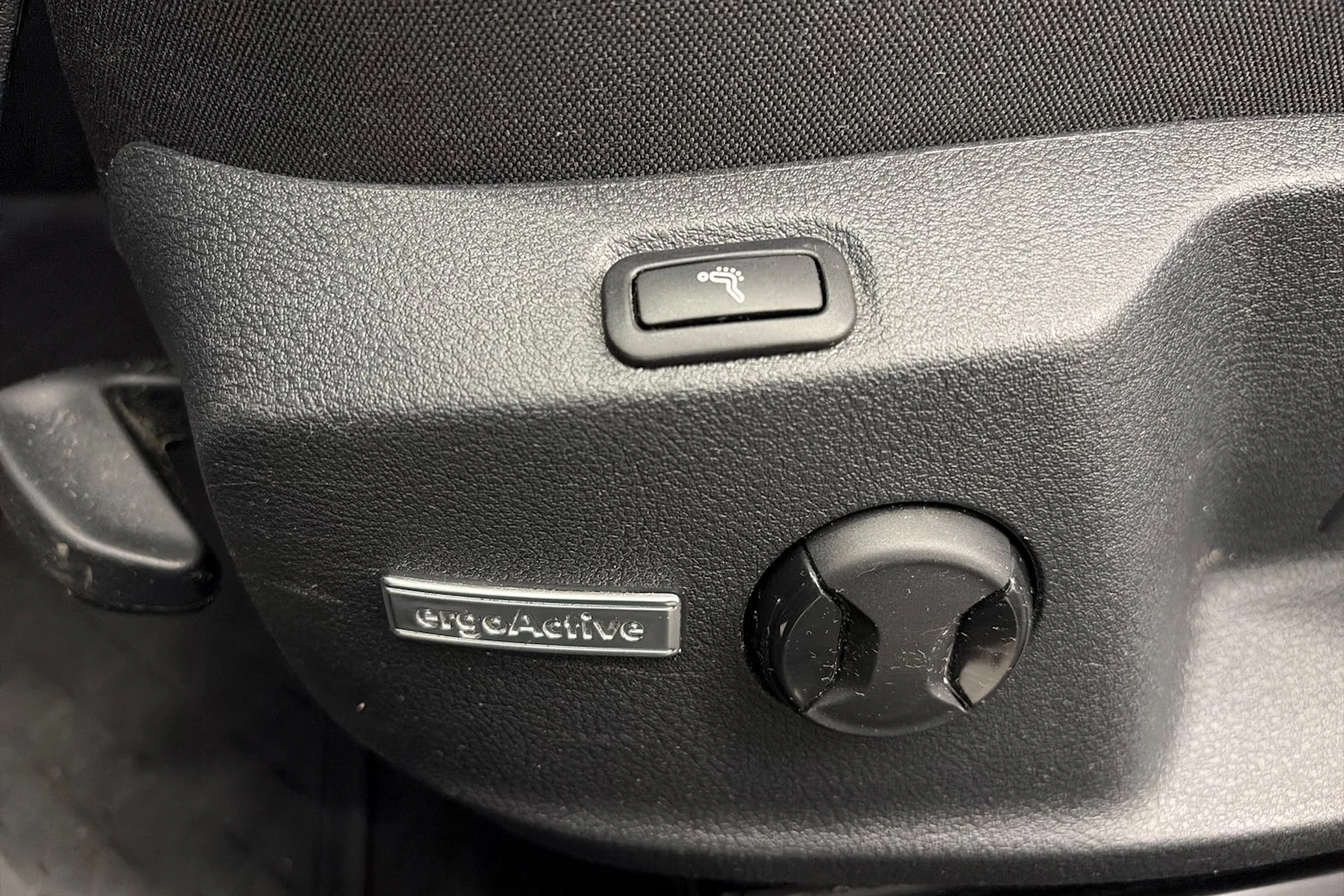 musta Volkswagen Golf 2019 kuva 13.