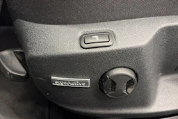 musta Volkswagen Golf 2019 kuva 13.