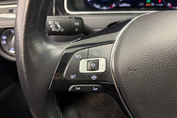 musta Volkswagen Golf 2019 kuva 15.