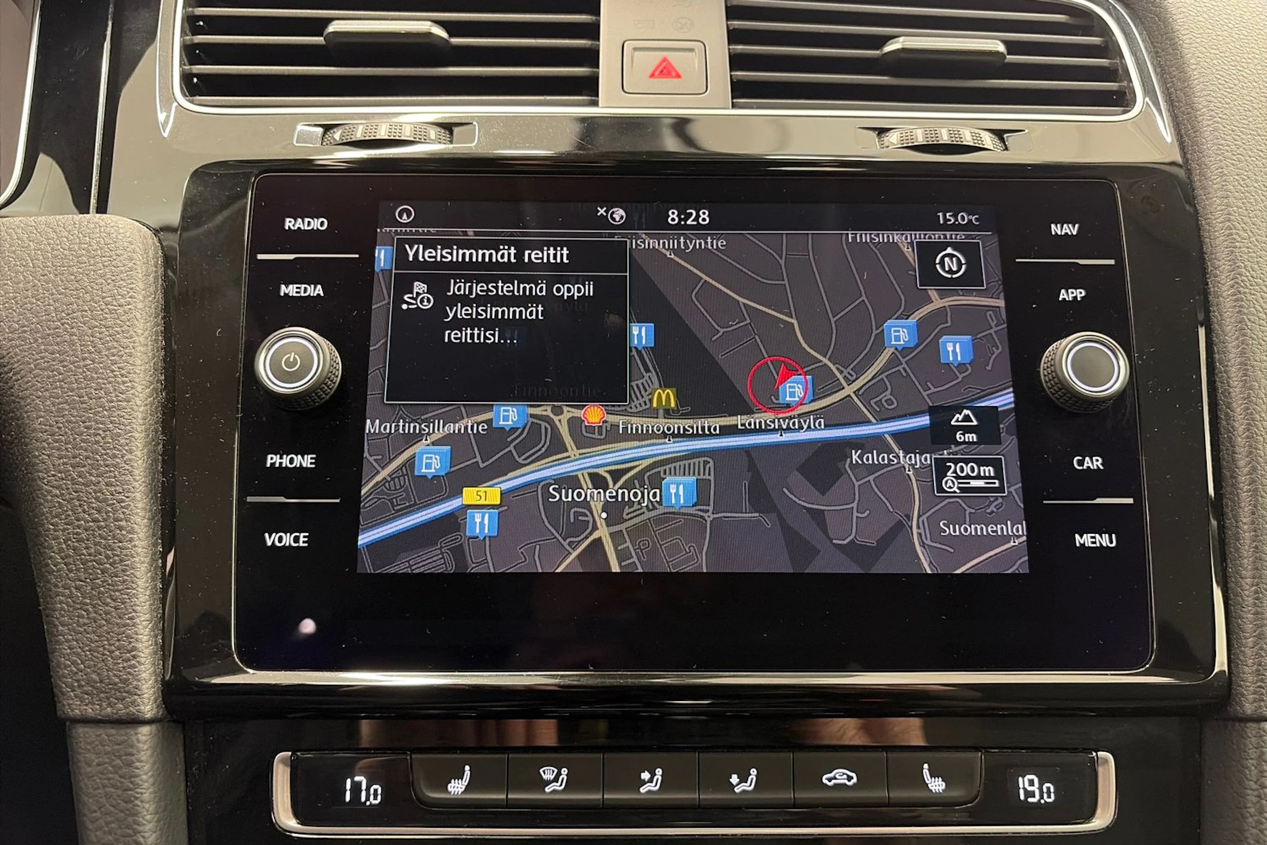 musta Volkswagen Golf 2019 kuva 17.