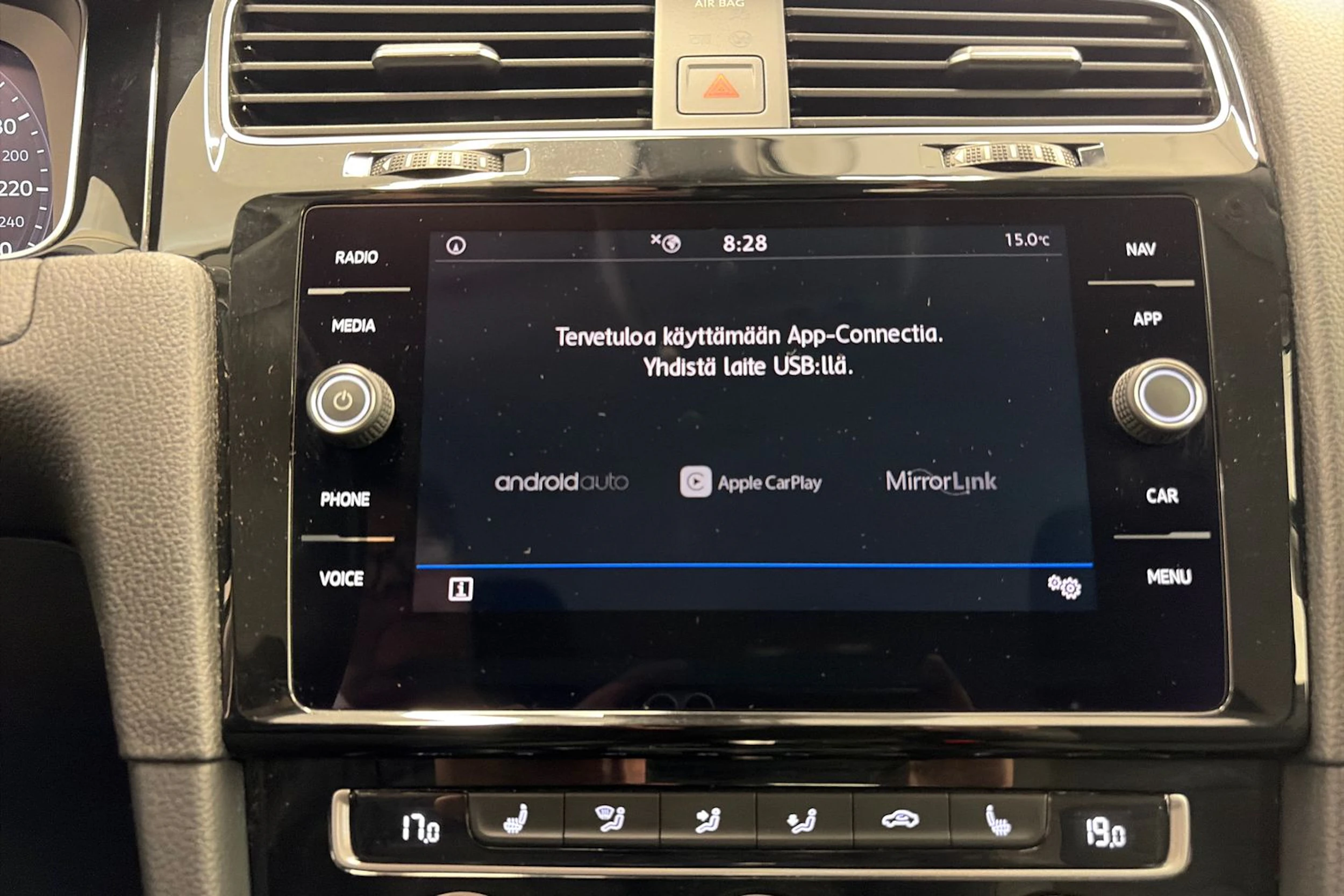 musta Volkswagen Golf 2019 kuva 19.