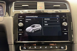 musta Volkswagen Golf 2019 kuva 23.
