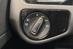 musta Volkswagen Golf 2019 kuva 25.