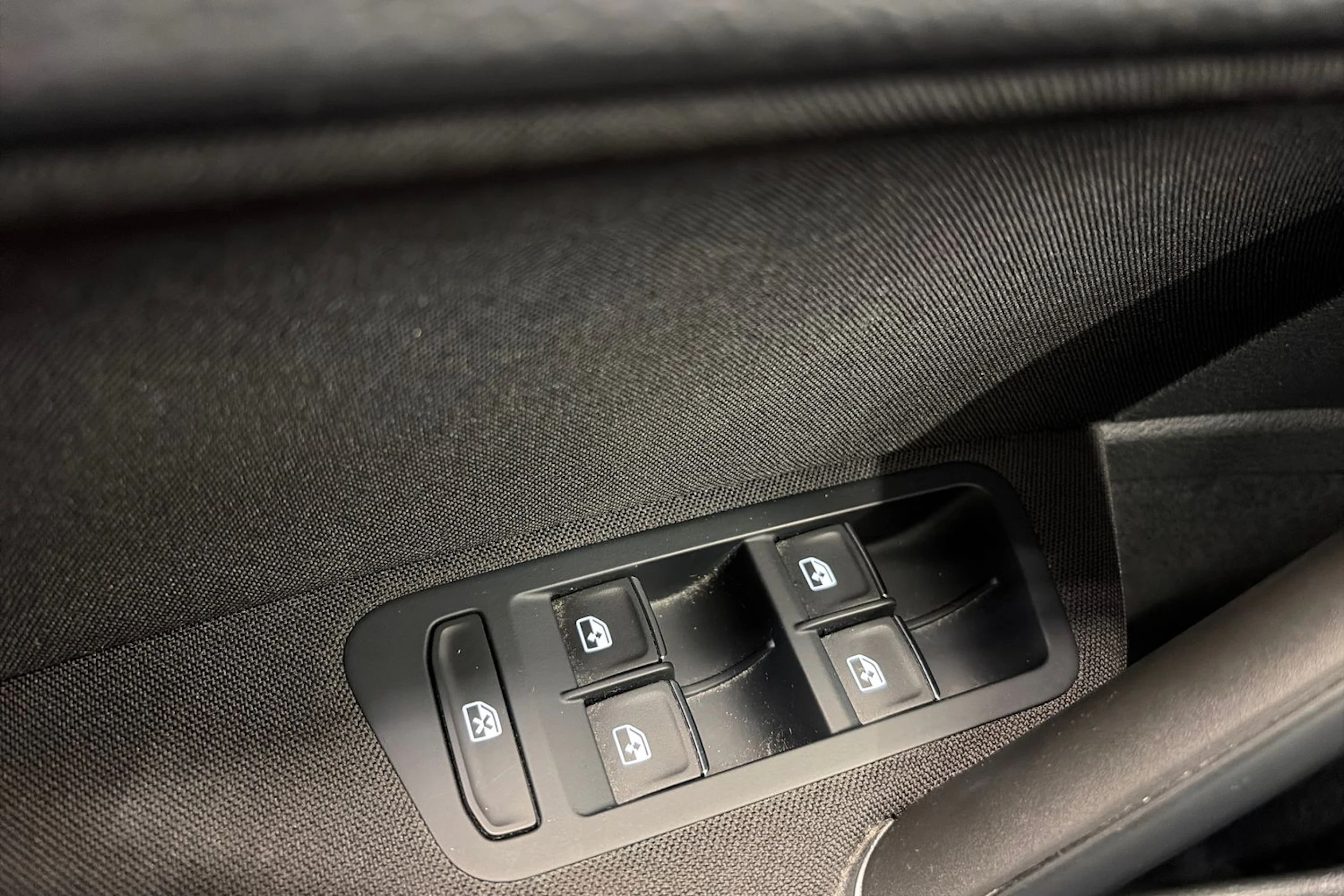 musta Volkswagen Golf 2019 kuva 26.