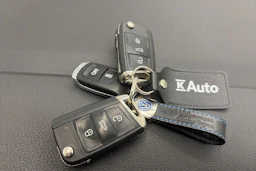 musta Volkswagen Golf 2019 kuva 28.