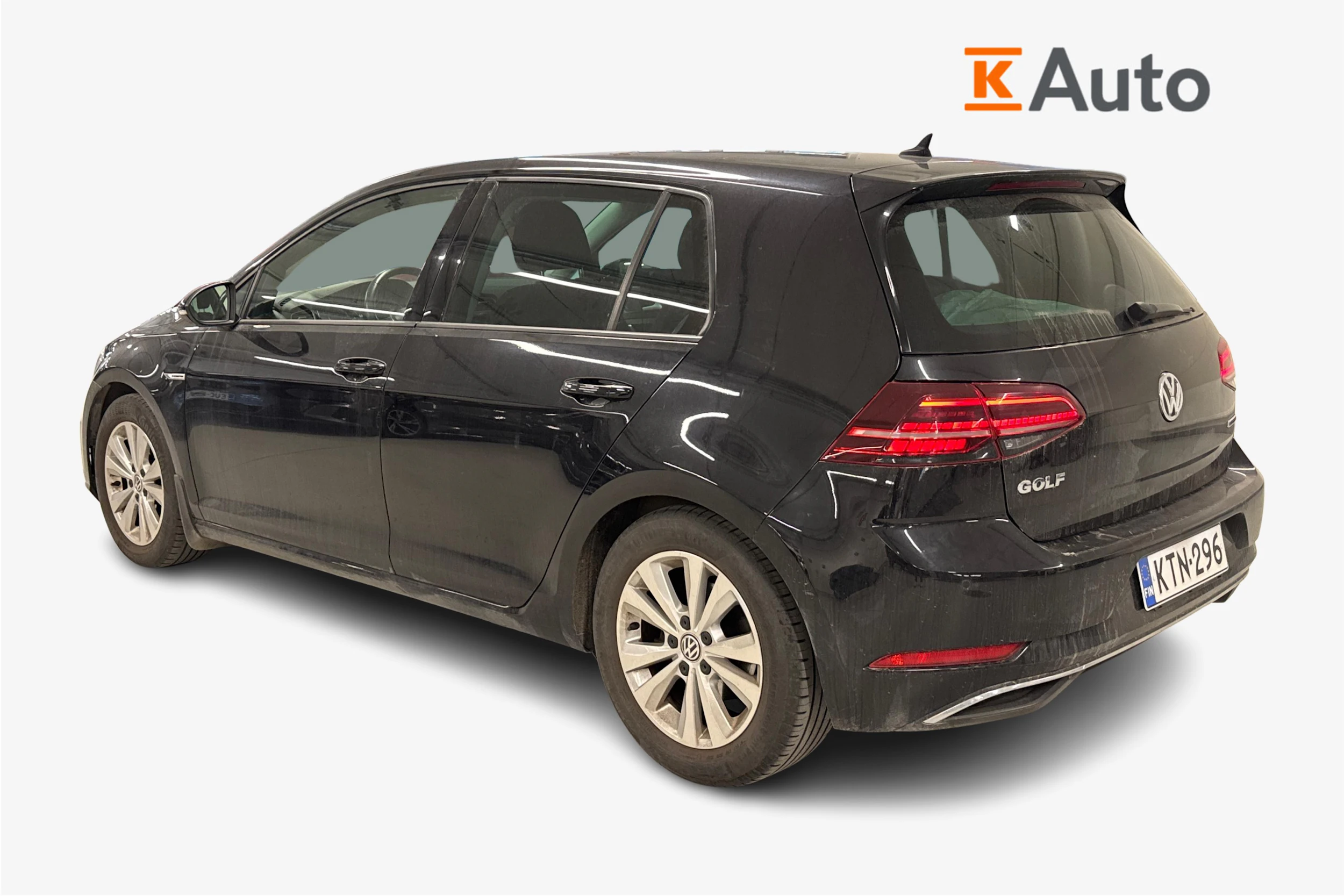 musta Volkswagen Golf 2019 kuva 2.