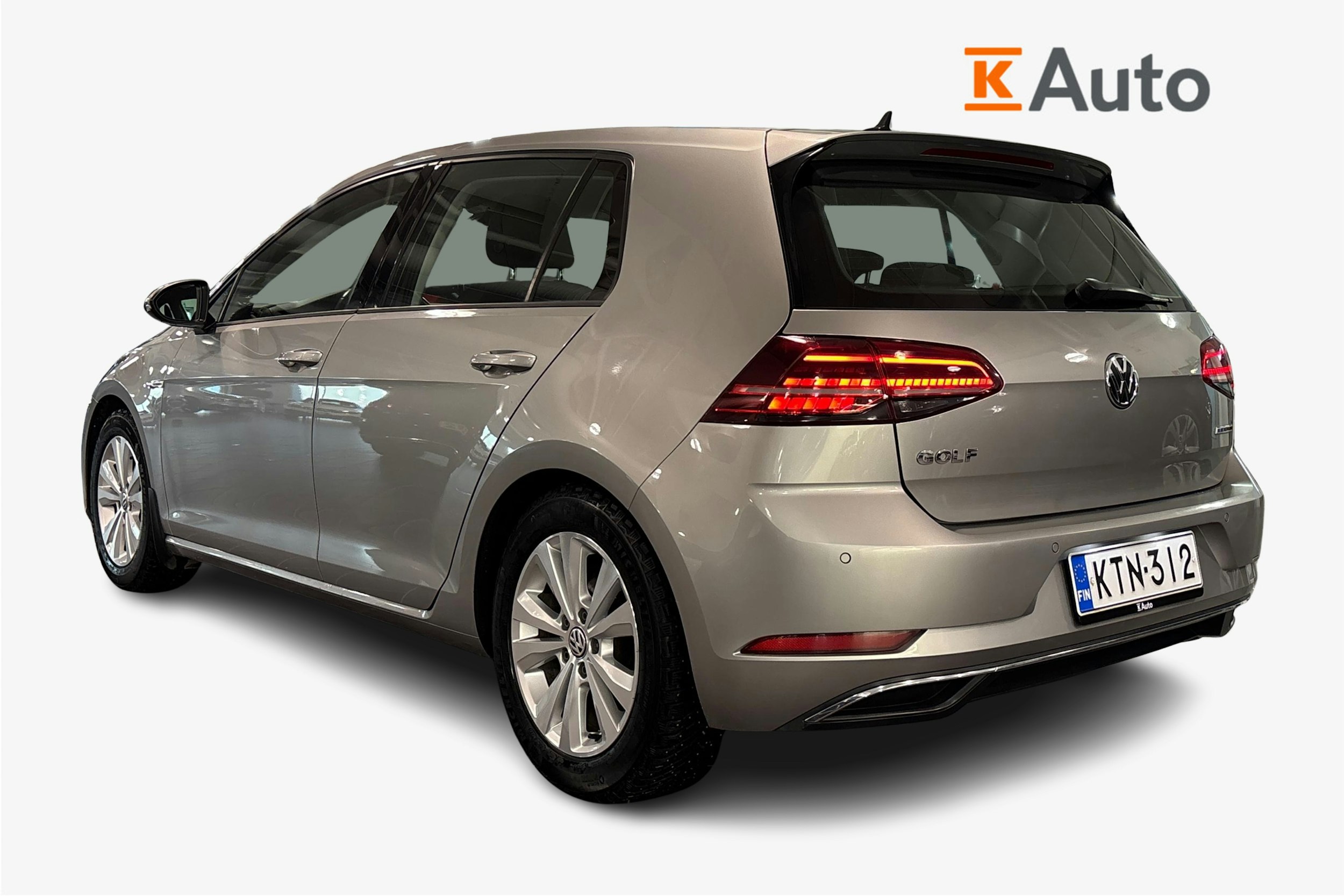 harmaa Volkswagen Golf 2019 kuva 2.