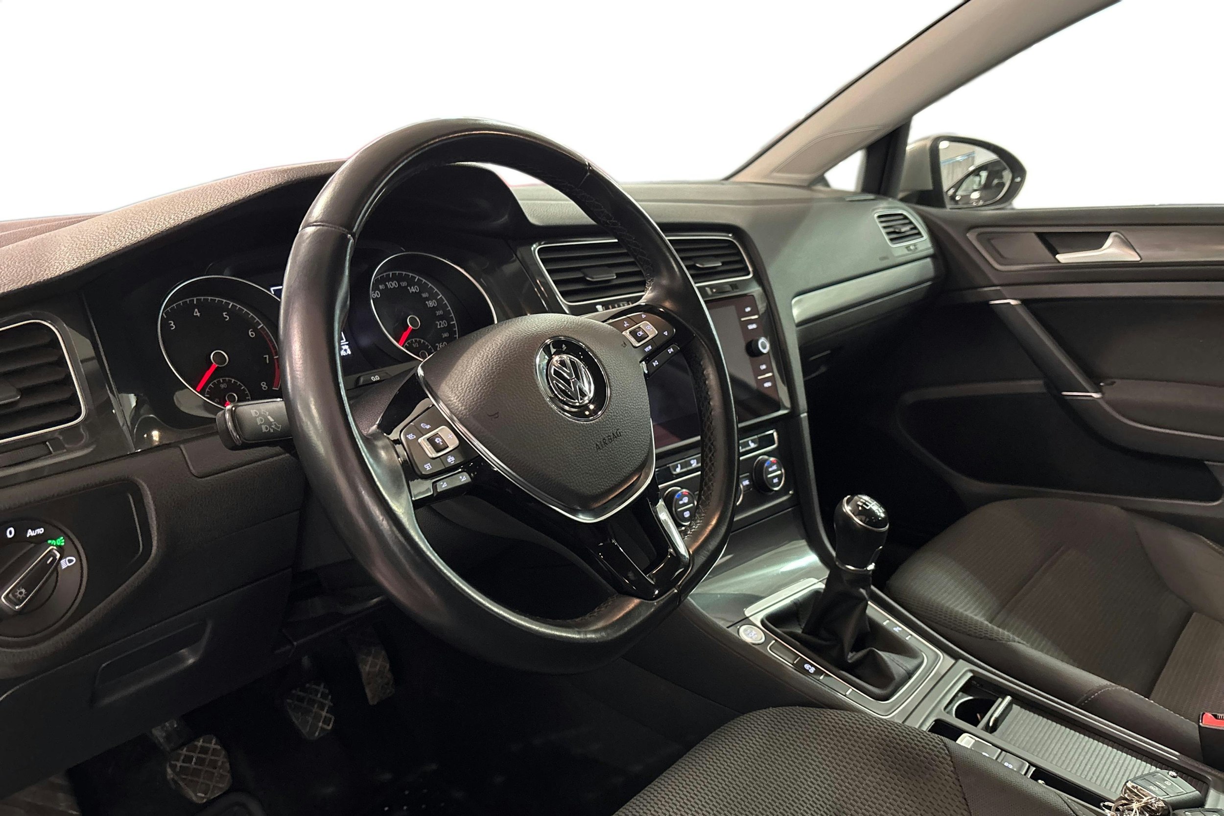 harmaa Volkswagen Golf 2019 kuva 6.