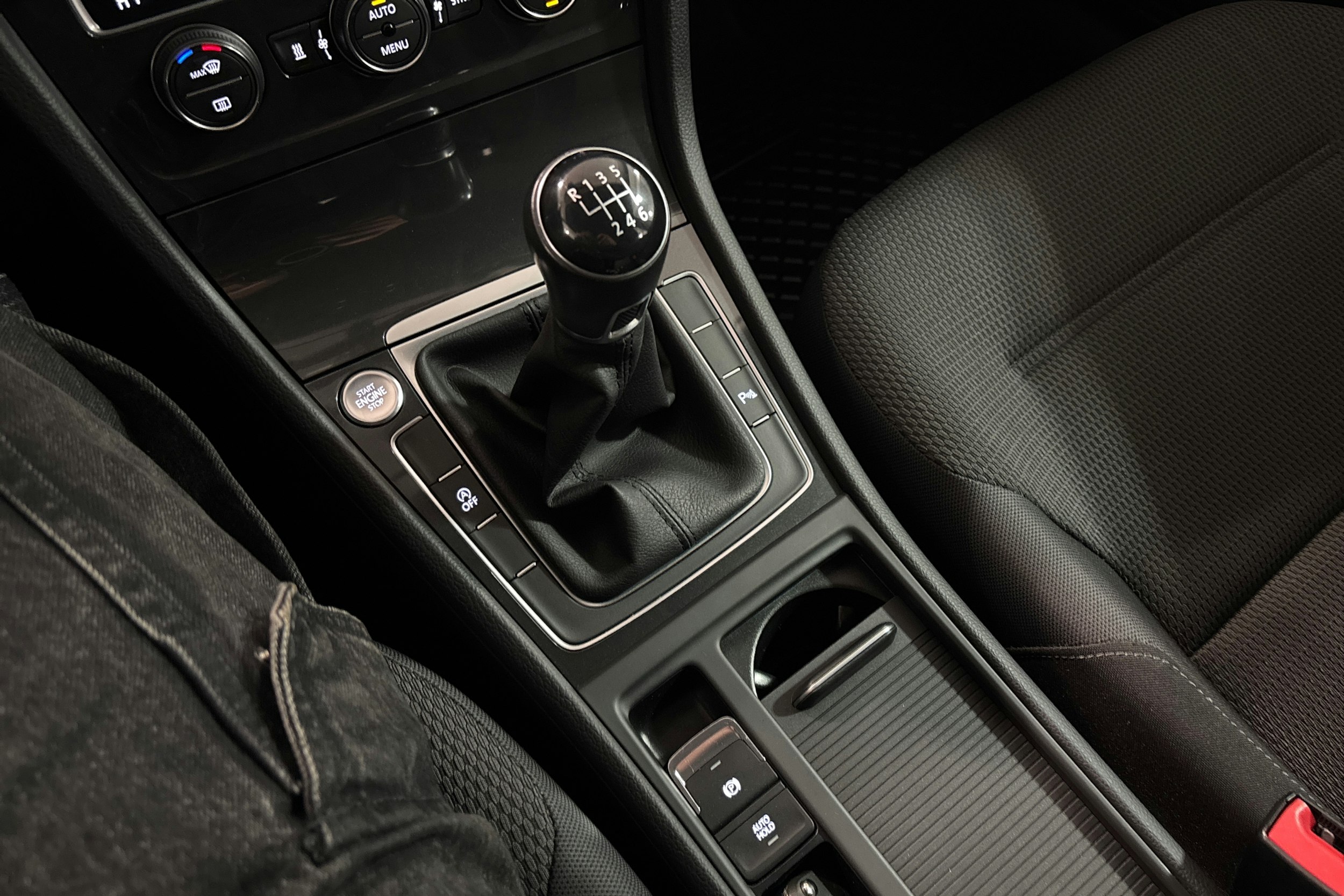 harmaa Volkswagen Golf 2019 kuva 15.