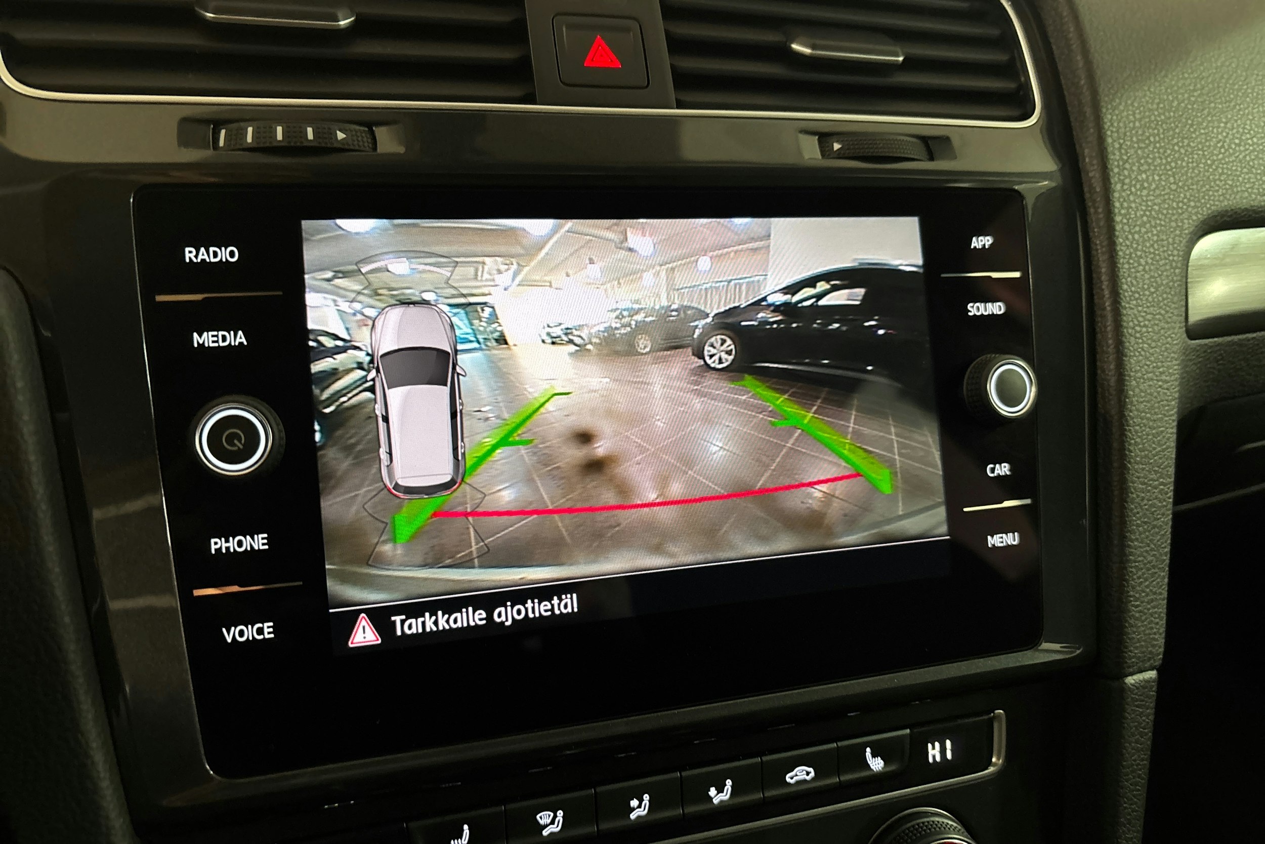 harmaa Volkswagen Golf 2019 kuva 17.