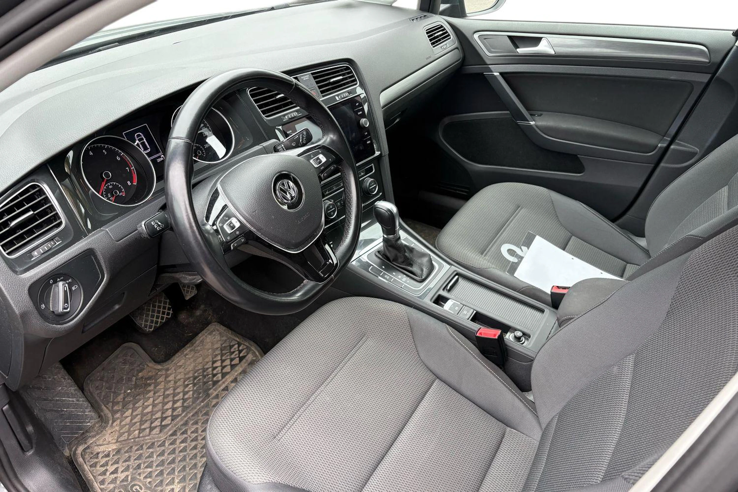 harmaa Volkswagen Golf 2019 kuva 3.
