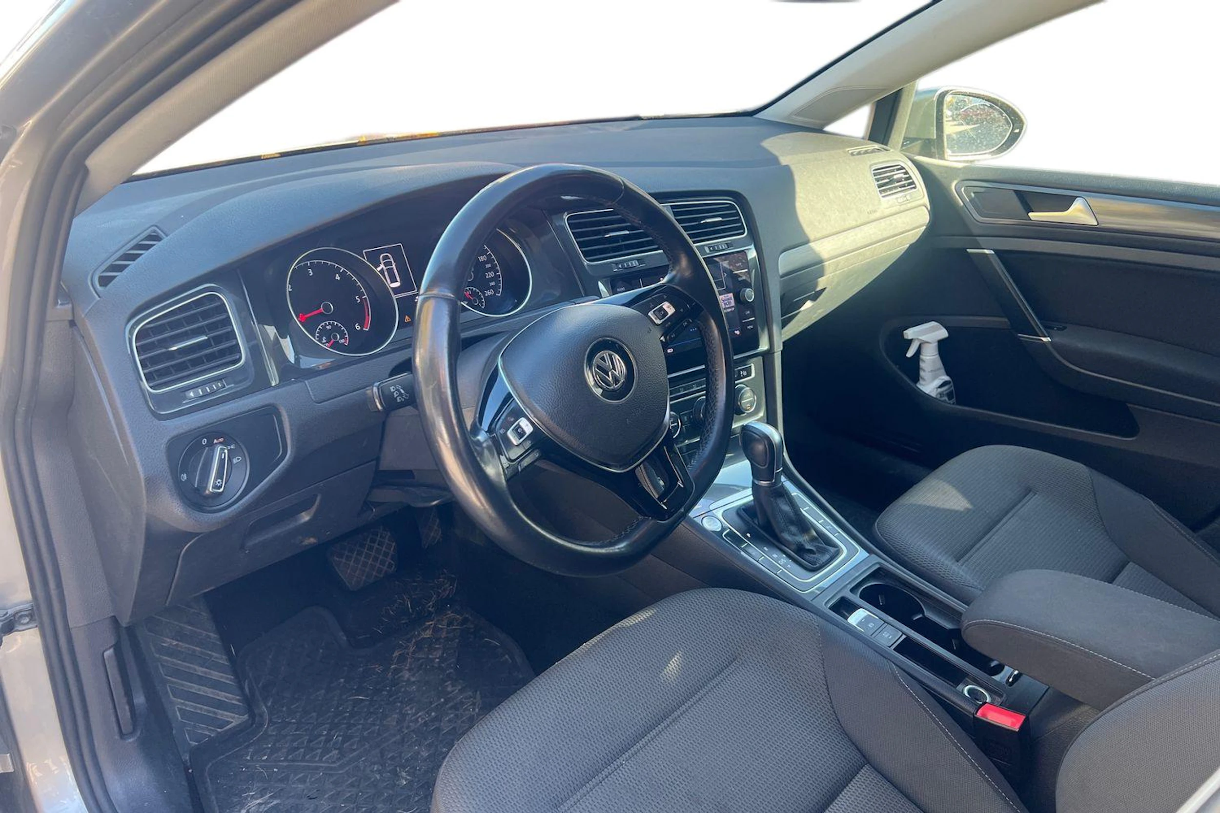 harmaa Volkswagen Golf 2019 kuva 3.