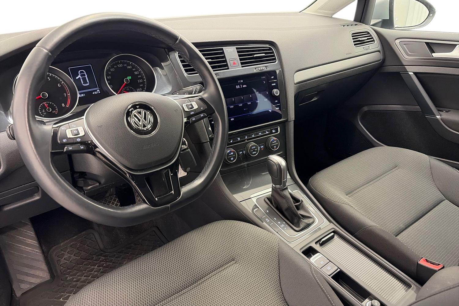 Volkswagen Golf 2019, photo 6/25