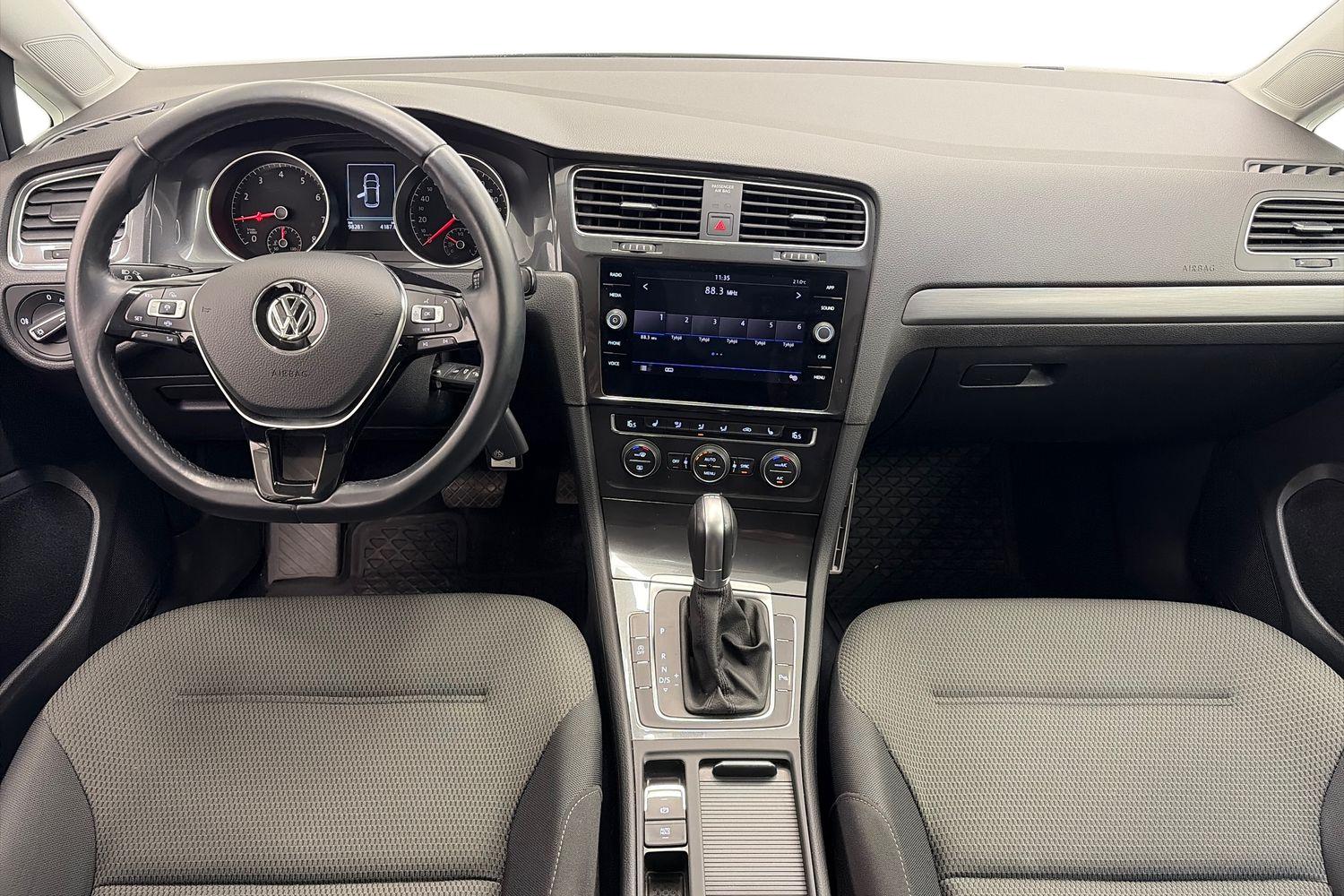 Volkswagen Golf 2019, photo 7/25