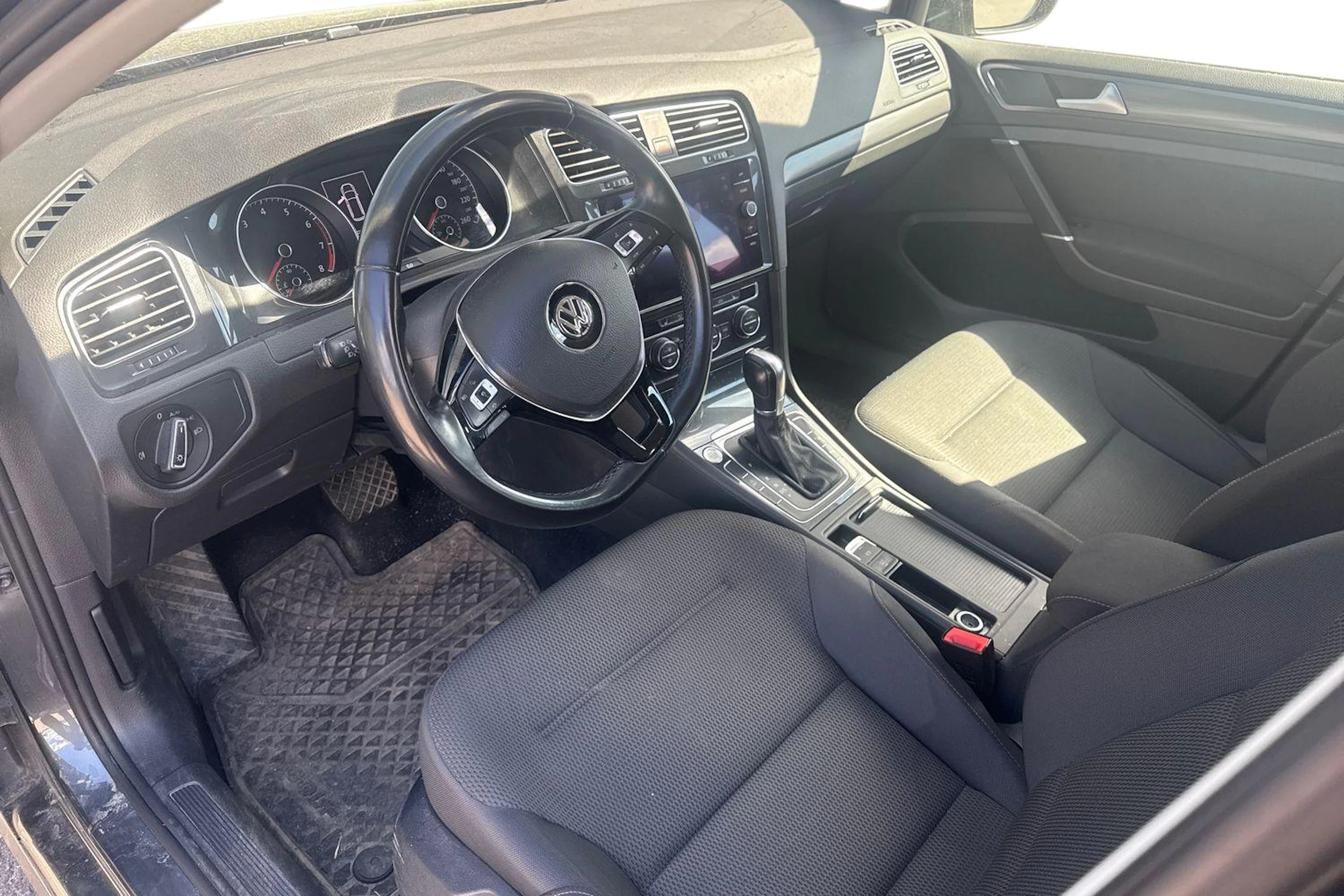 Harmaa Volkswagen GOLF 2019 kuva 3.
