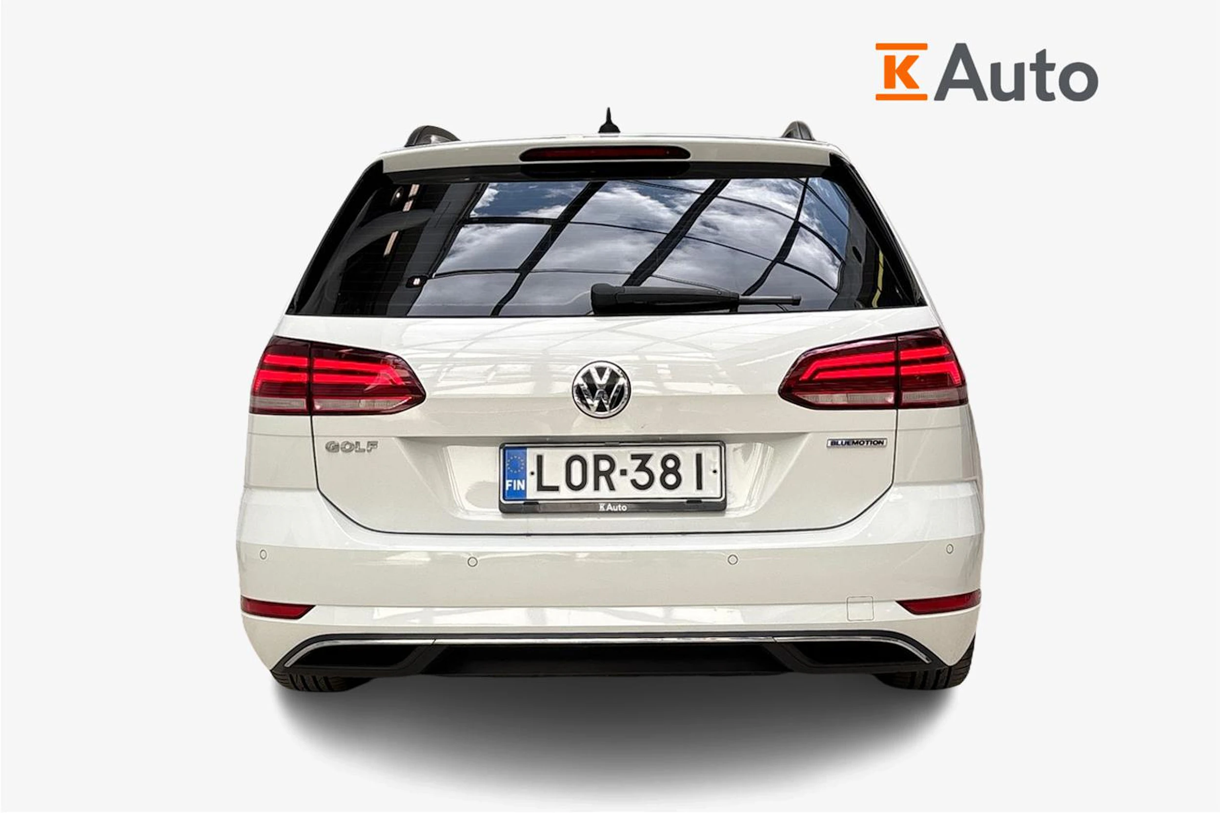valkoinen Volkswagen Golf 2019 kuva 4.