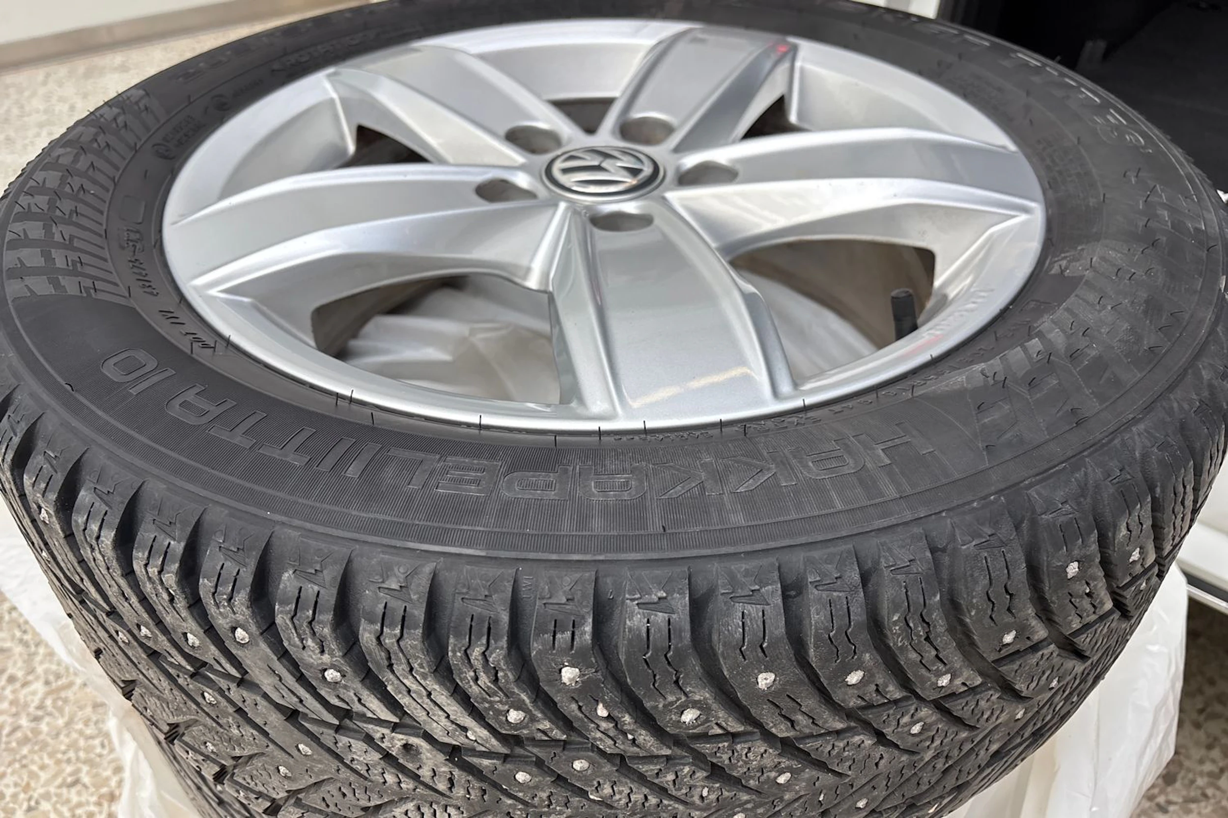 valkoinen Volkswagen Golf 2019 kuva 15.
