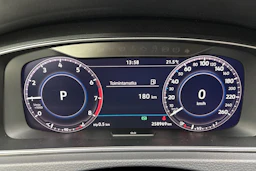 valkoinen Volkswagen Golf 2019 kuva 18.