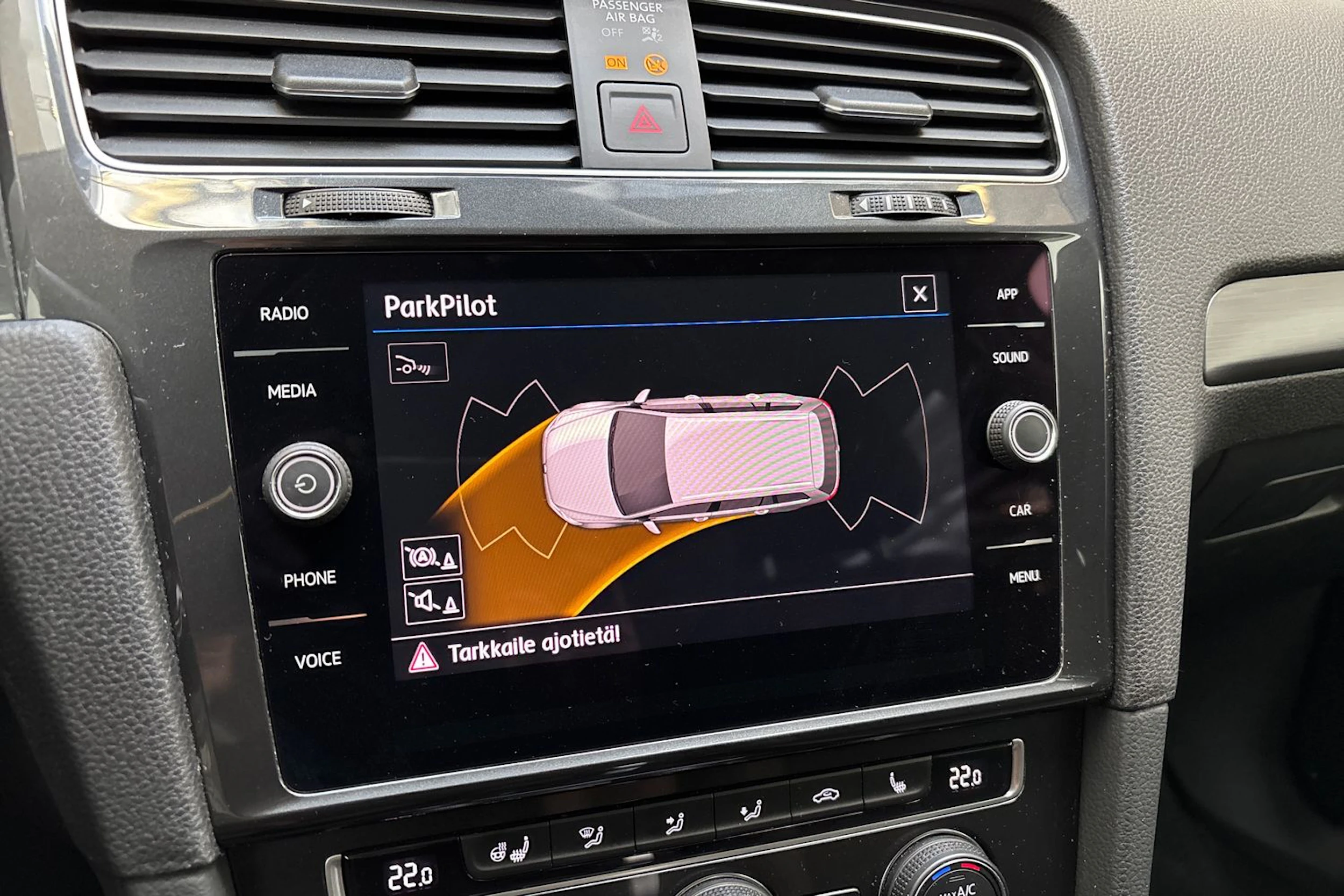 valkoinen Volkswagen Golf 2019 kuva 20.
