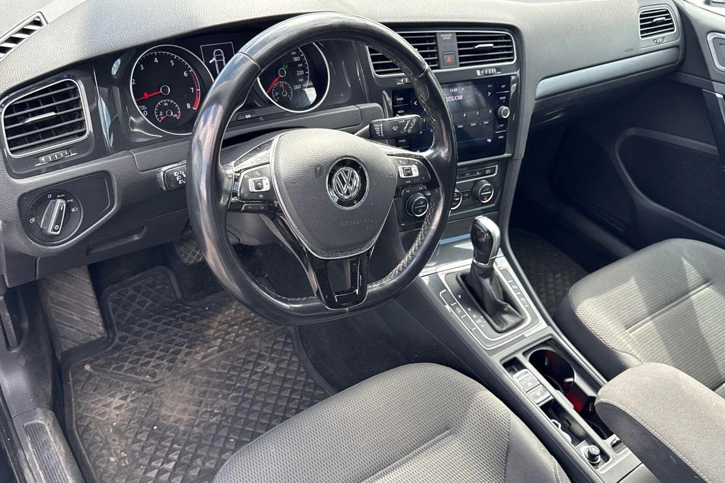 Musta Volkswagen GOLF 2019 kuva 3.
