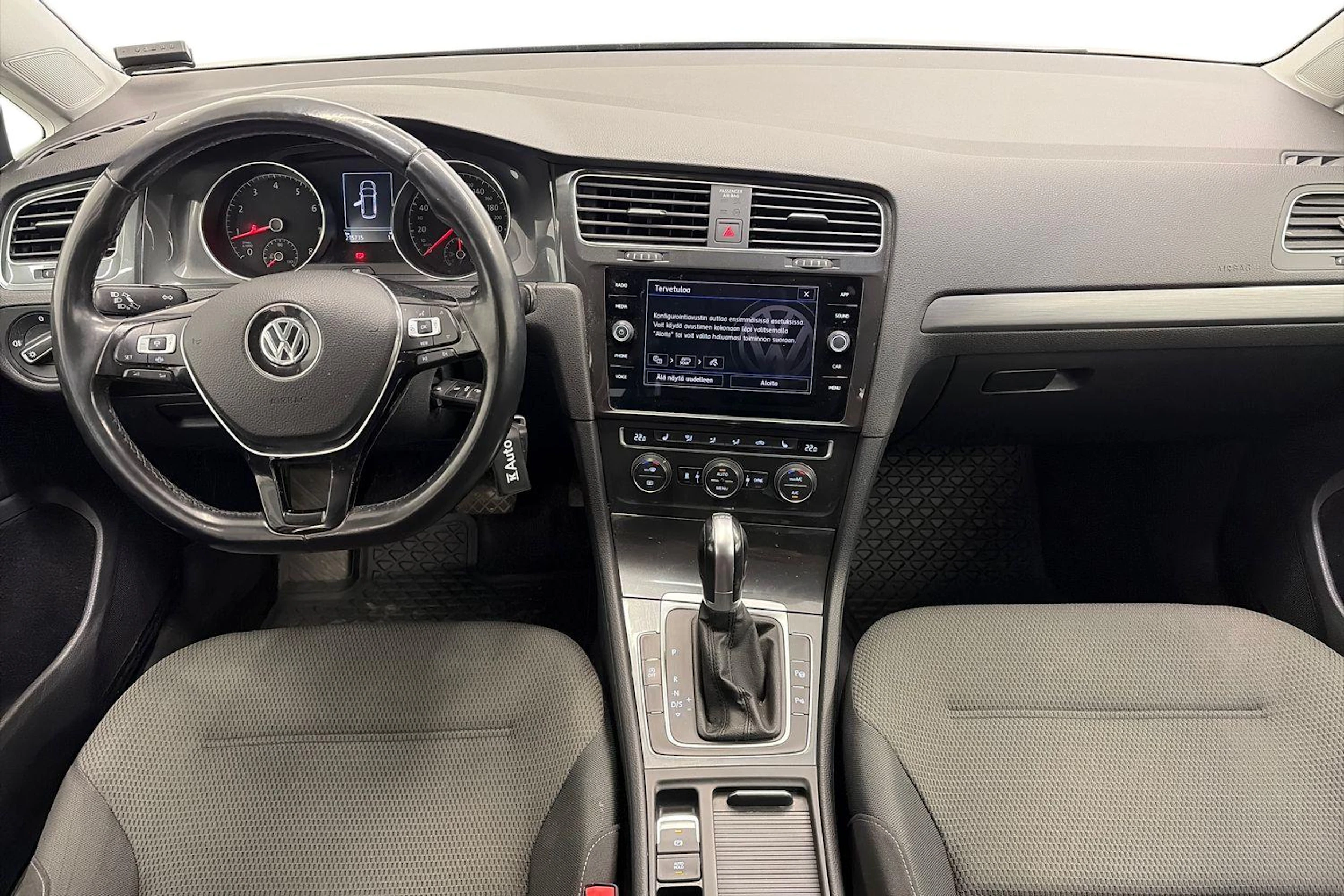 Musta Volkswagen GOLF 2019 kuva 9.