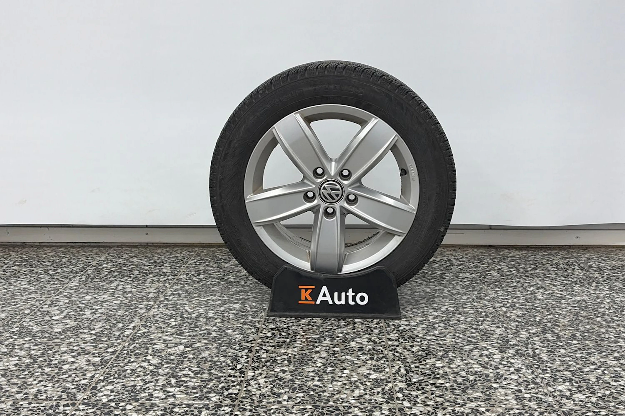 Musta Volkswagen GOLF 2019 kuva 13.
