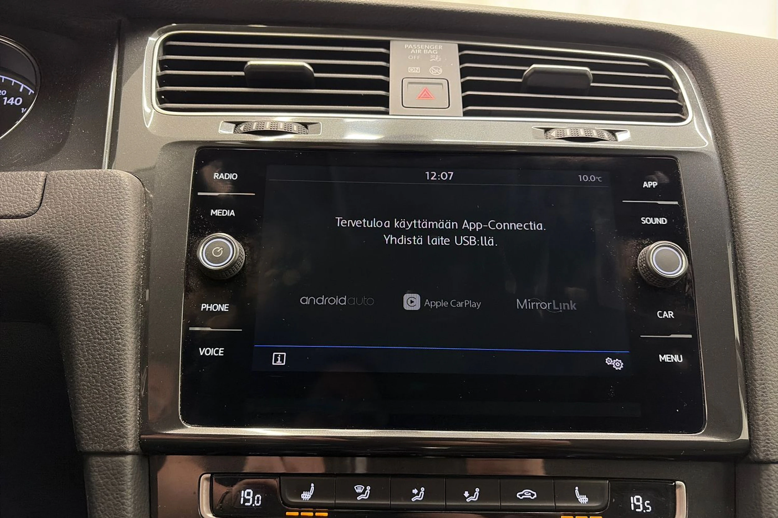 Musta Volkswagen GOLF 2019 kuva 22.