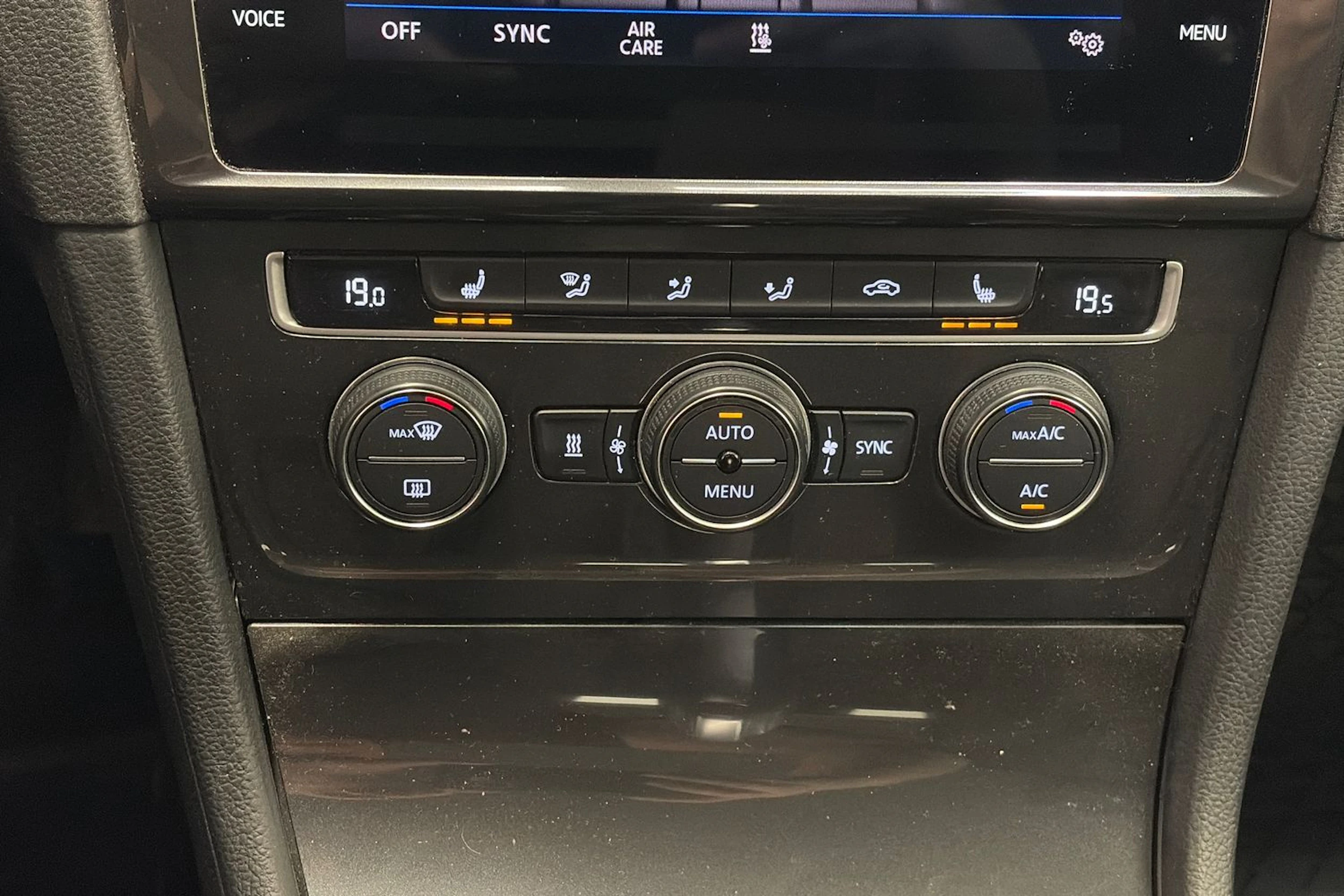 Musta Volkswagen GOLF 2019 kuva 26.