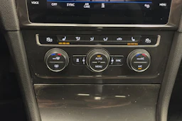 Musta Volkswagen GOLF 2019 kuva 26.