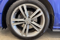 sininen Volkswagen Golf 2019 kuva 11.