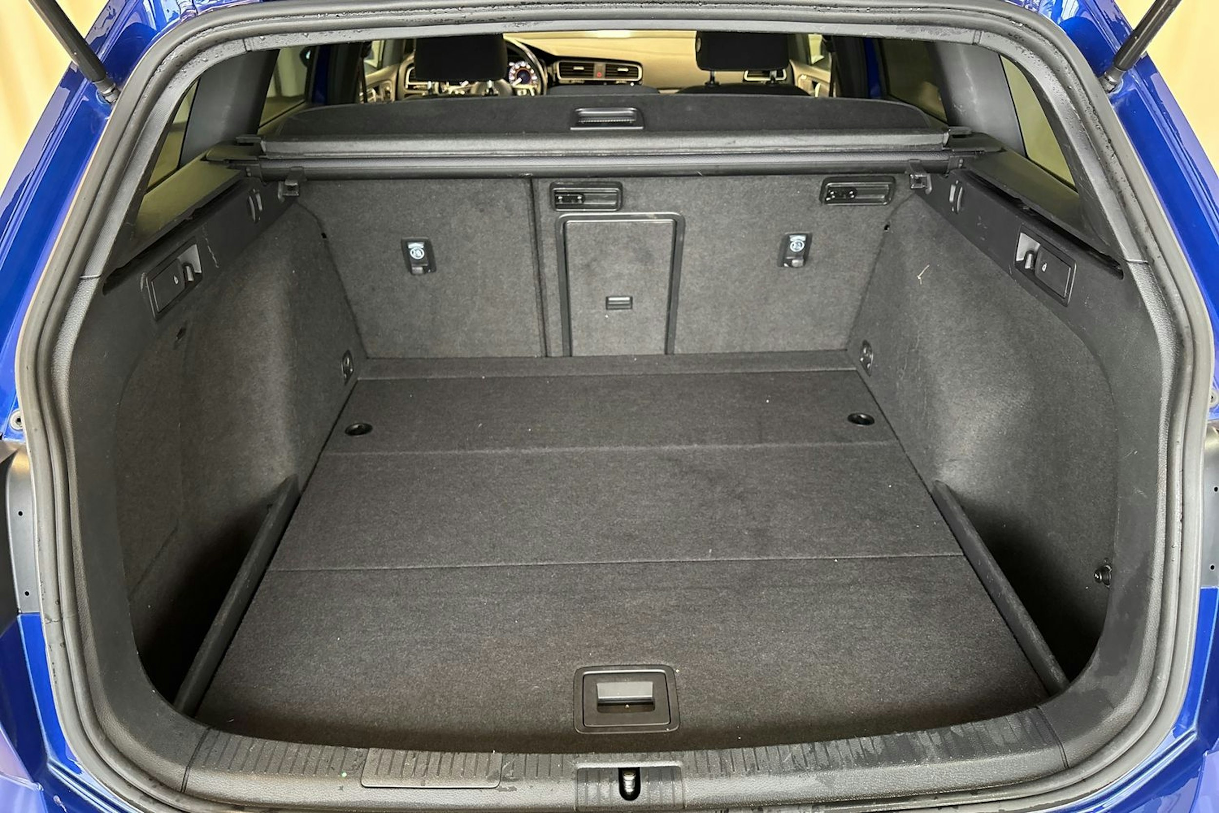 sininen Volkswagen Golf 2019 kuva 14.
