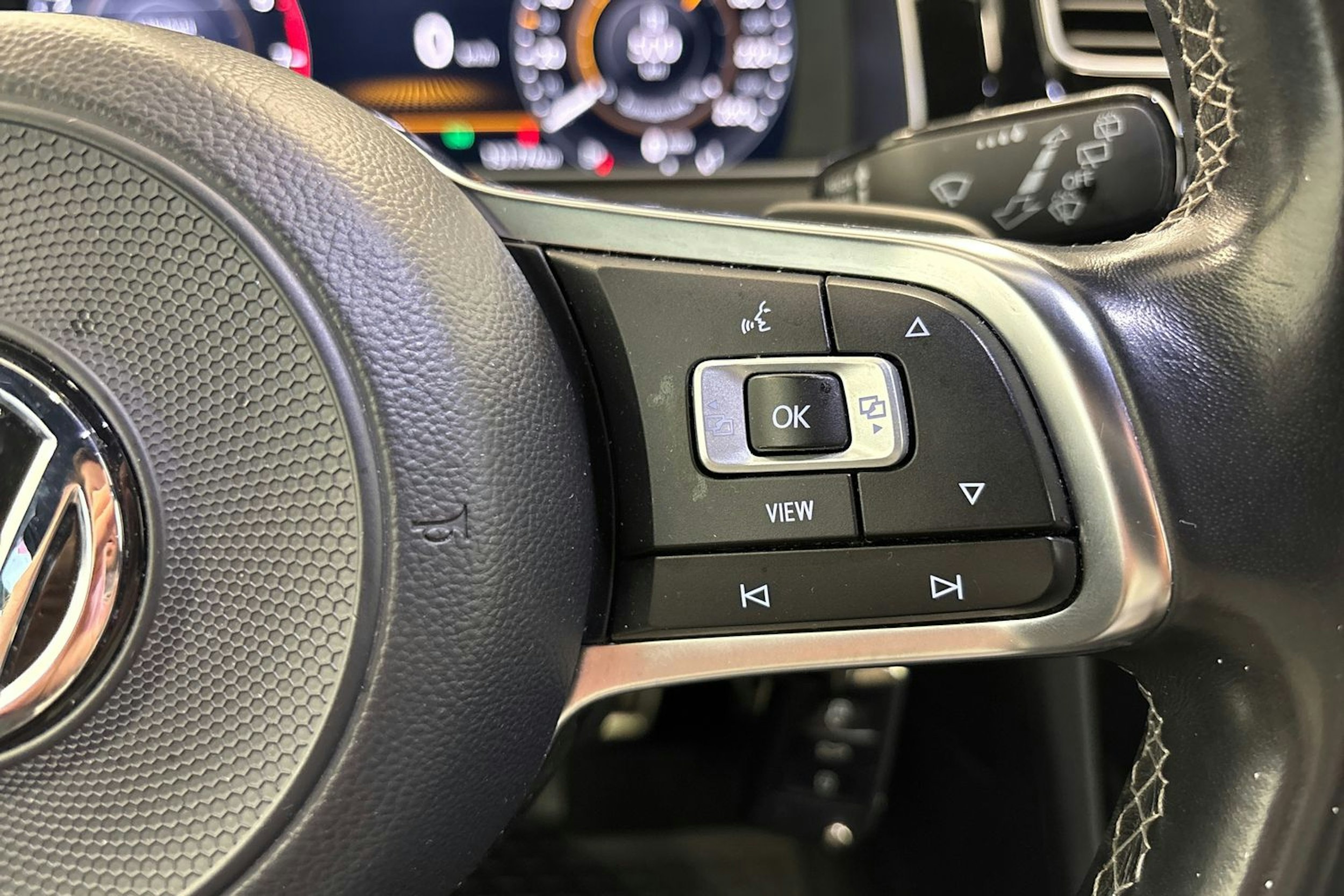 sininen Volkswagen Golf 2019 kuva 17.