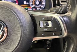 sininen Volkswagen Golf 2019 kuva 17.