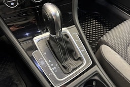 sininen Volkswagen Golf 2019 kuva 24.