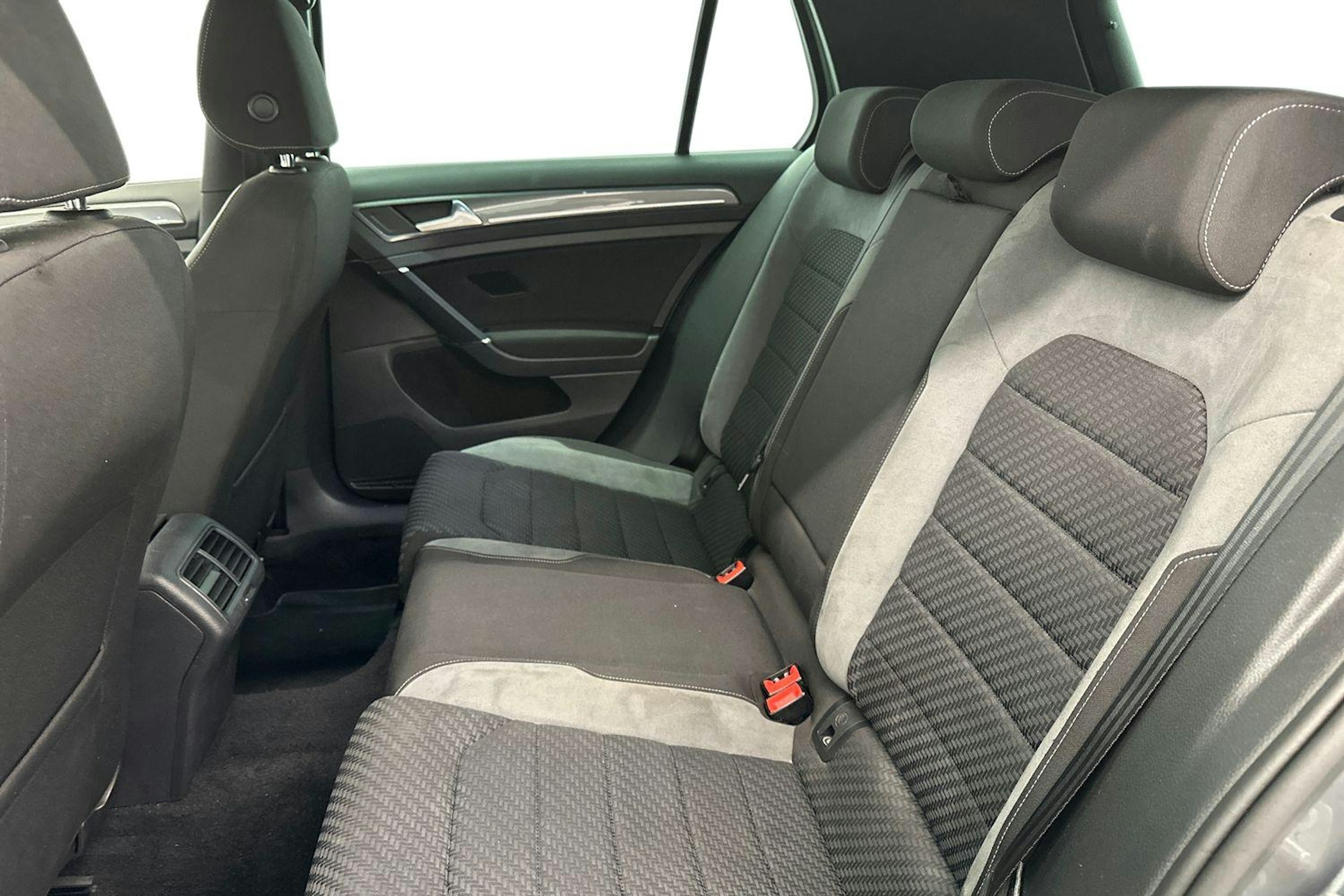 harmaa Volkswagen Golf 2019 kuva 10.